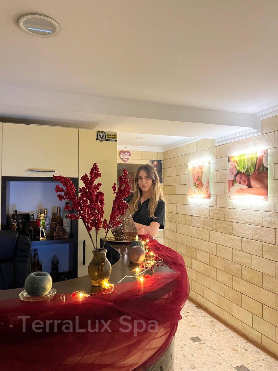 Recepția TerraLux SPA — decor de sărbătoare cu lumini și flori